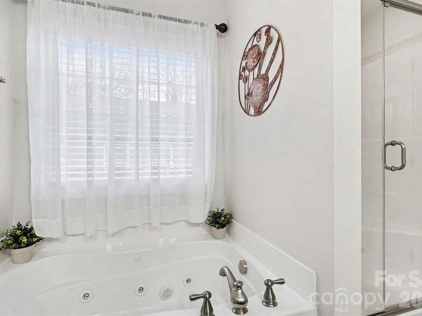 202 27th Street None, Kannapolis, NC 28083.  MLS# CAR4335506, YatesRealty ID 2831. 