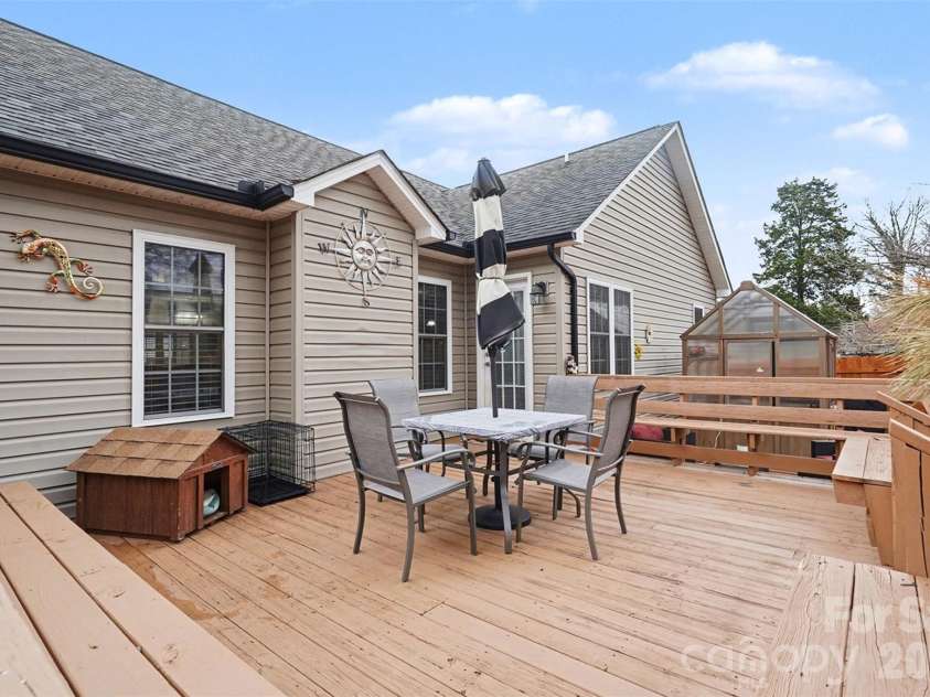 202 27th Street None, Kannapolis, NC 28083.  MLS# CAR4335506, YatesRealty ID 2831. 