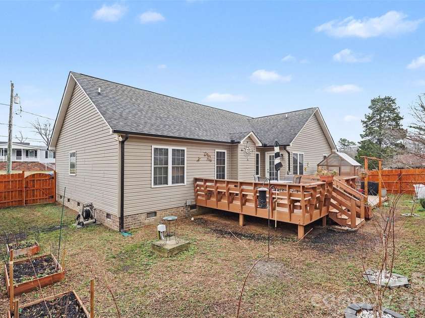 202 27th Street None, Kannapolis, NC 28083.  MLS# CAR4335506, YatesRealty ID 2831. 