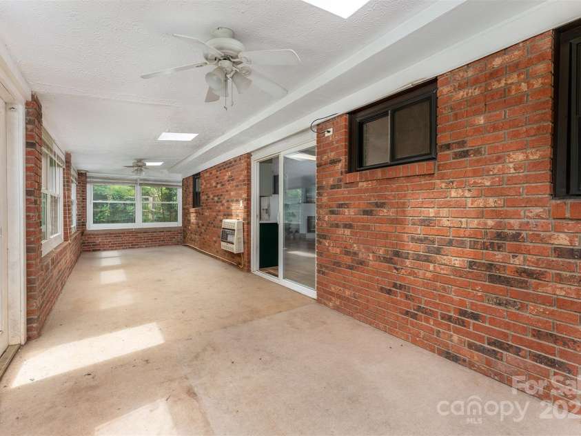 31 Vista Drive, Candler, NC 28715.  MLS# CAR4238008, YatesRealty ID 2831. 