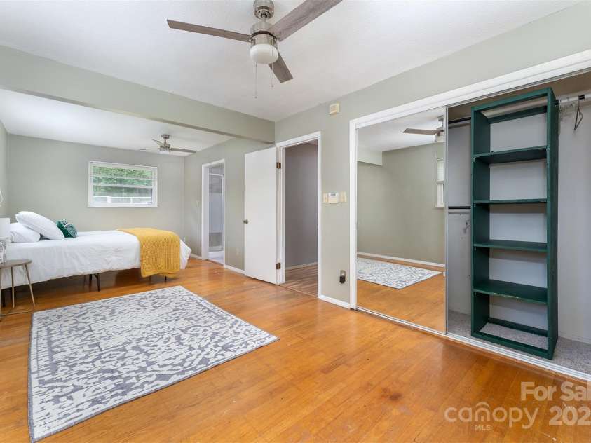 31 Vista Drive, Candler, NC 28715.  MLS# CAR4238008, YatesRealty ID 2831. 
