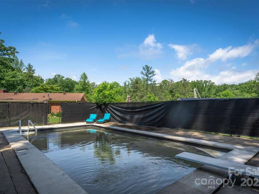 31 Vista Drive, Candler, NC 28715.  MLS# CAR4238008, YatesRealty ID 2831. 