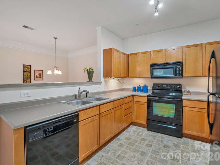 316 Appeldoorn Circle, Asheville, NC 28803.  MLS# CAR4316997, YatesRealty ID 2831. Kitchen