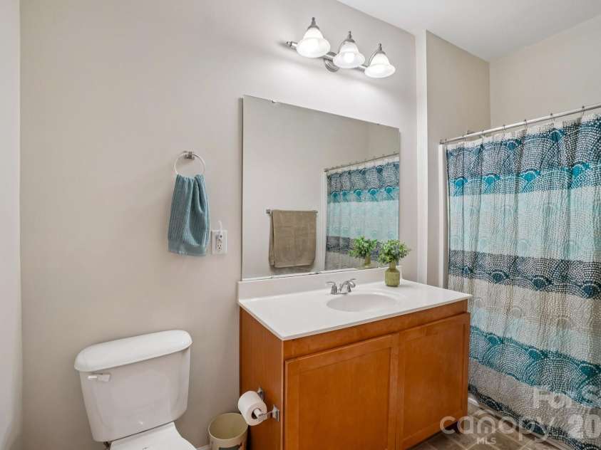 316 Appeldoorn Circle, Asheville, NC 28803.  MLS# CAR4316997, YatesRealty ID 2831. Primary bathroom