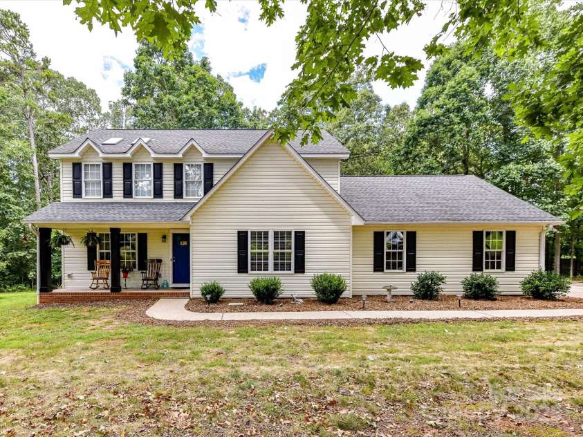 1338 Pell Drive, Lincolnton, NC 28092.  MLS# CAR4284910, YatesRealty ID 28310. 