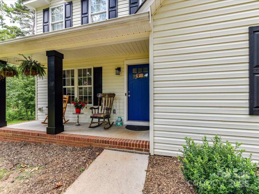 1338 Pell Drive, Lincolnton, NC 28092.  MLS# CAR4284910, YatesRealty ID 28310. 