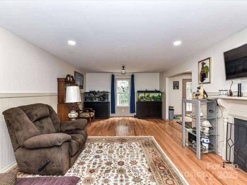 1338 Pell Drive, Lincolnton, NC 28092.  MLS# CAR4284910, YatesRealty ID 28310. 