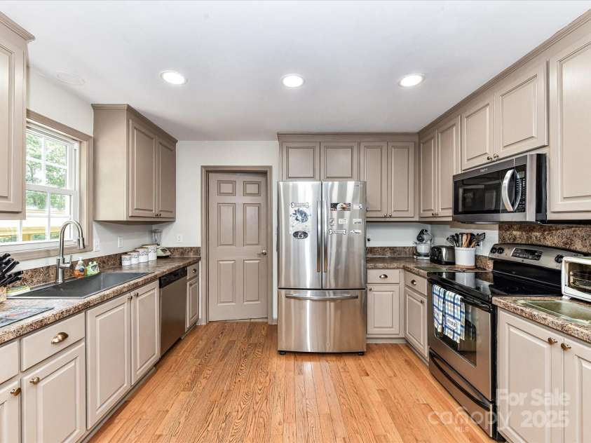 1338 Pell Drive, Lincolnton, NC 28092.  MLS# CAR4284910, YatesRealty ID 28310. 