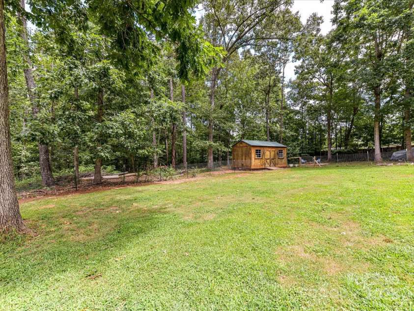 1338 Pell Drive, Lincolnton, NC 28092.  MLS# CAR4284910, YatesRealty ID 28310. 