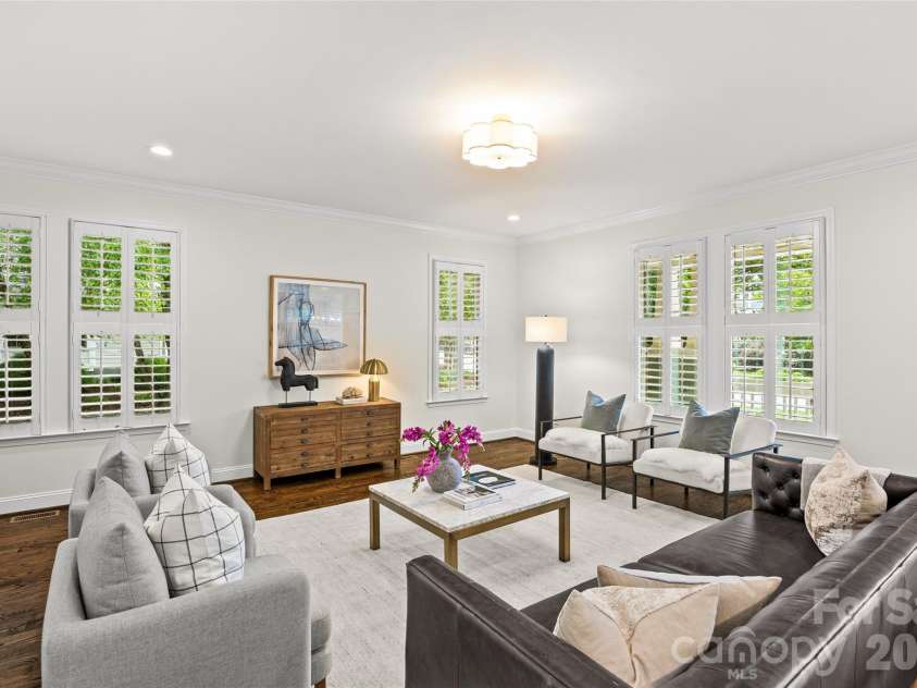 2022 Springdale Avenue, Charlotte, NC 28203.  MLS# CAR4386532, YatesRealty ID 28310. 