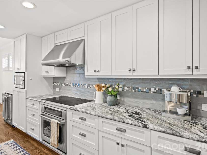 2022 Springdale Avenue, Charlotte, NC 28203.  MLS# CAR4386532, YatesRealty ID 28310. 