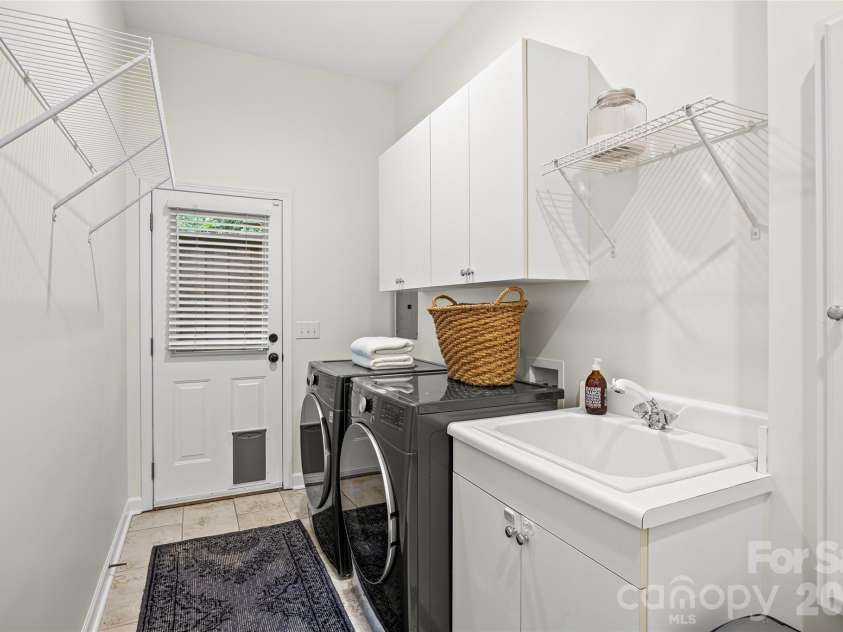 2022 Springdale Avenue, Charlotte, NC 28203.  MLS# CAR4386532, YatesRealty ID 28310. 
