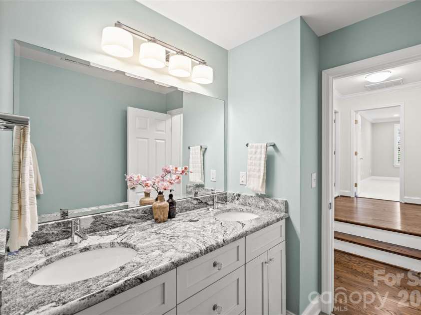 2022 Springdale Avenue, Charlotte, NC 28203.  MLS# CAR4386532, YatesRealty ID 28310. 