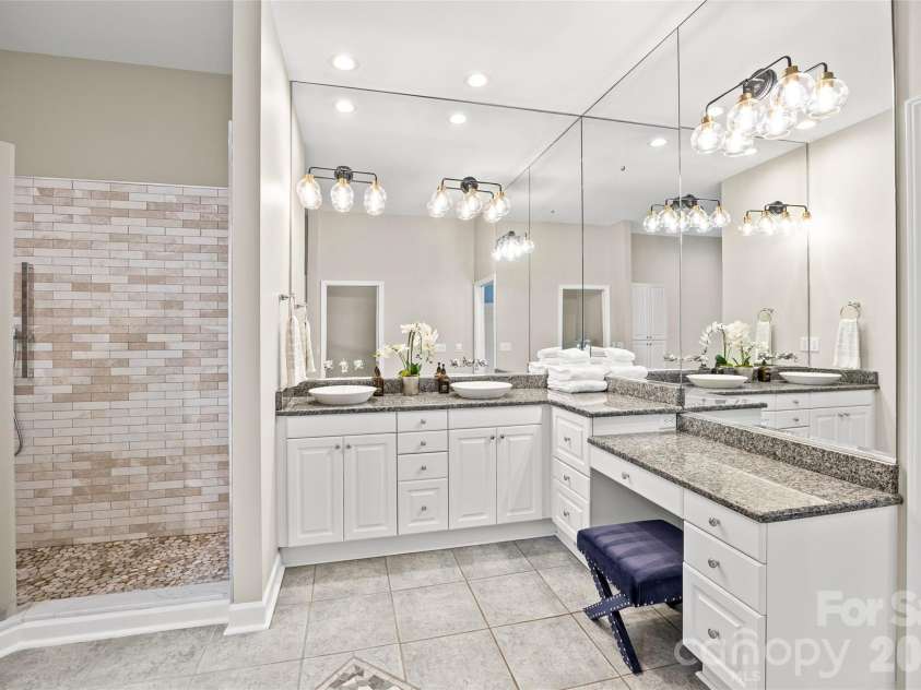 2022 Springdale Avenue, Charlotte, NC 28203.  MLS# CAR4386532, YatesRealty ID 28310. 