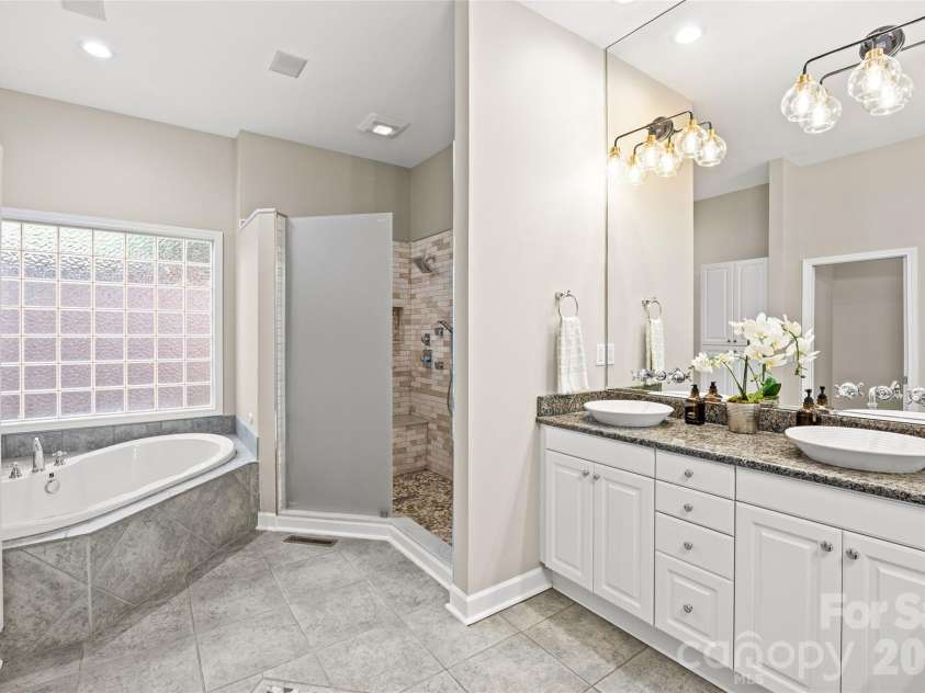 2022 Springdale Avenue, Charlotte, NC 28203.  MLS# CAR4386532, YatesRealty ID 28310. 