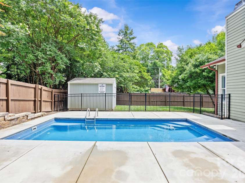 2022 Springdale Avenue, Charlotte, NC 28203.  MLS# CAR4386532, YatesRealty ID 28310. 
