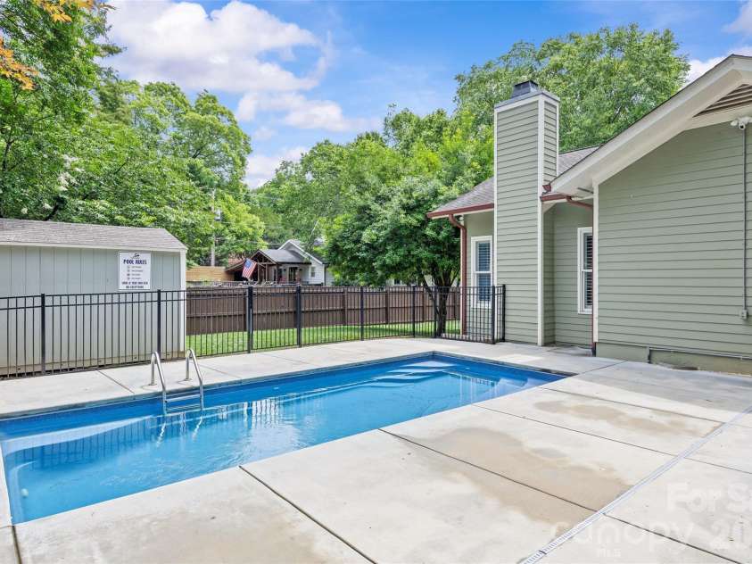 2022 Springdale Avenue, Charlotte, NC 28203.  MLS# CAR4386532, YatesRealty ID 28310. 