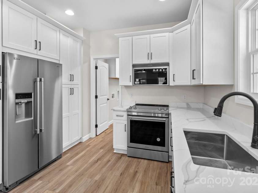 140 Swimmers Lane, Salisbury, NC 28146.  MLS# CAR4233458, YatesRealty ID 28311. 1 Bowl sink!