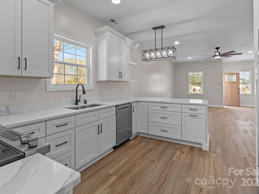 140 Swimmers Lane, Salisbury, NC 28146.  MLS# CAR4233458, YatesRealty ID 28311. Maytag appliances!