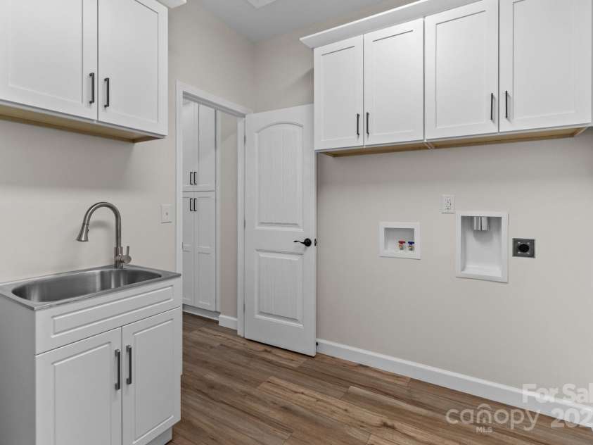 140 Swimmers Lane, Salisbury, NC 28146.  MLS# CAR4233458, YatesRealty ID 28311. Utility Room