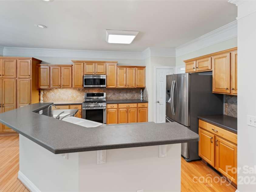 551 Hemmings Place, Concord, NC 28027.  MLS# CAR4244945, YatesRealty ID 28312. 