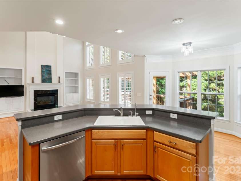 551 Hemmings Place, Concord, NC 28027.  MLS# CAR4244945, YatesRealty ID 28312. 