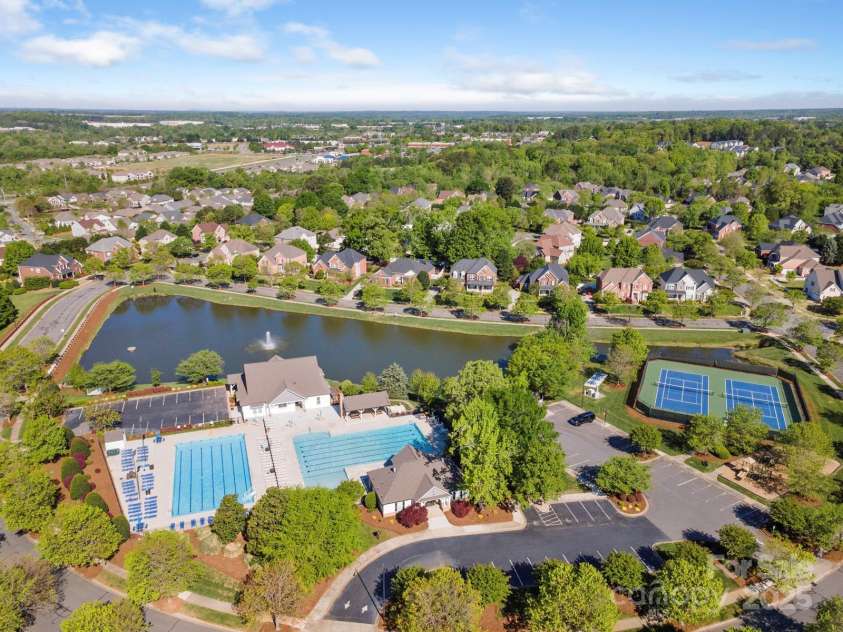 551 Hemmings Place, Concord, NC 28027.  MLS# CAR4244945, YatesRealty ID 28312. Neighborhood Amenities: Pools, Tennis Courts, Play Ground