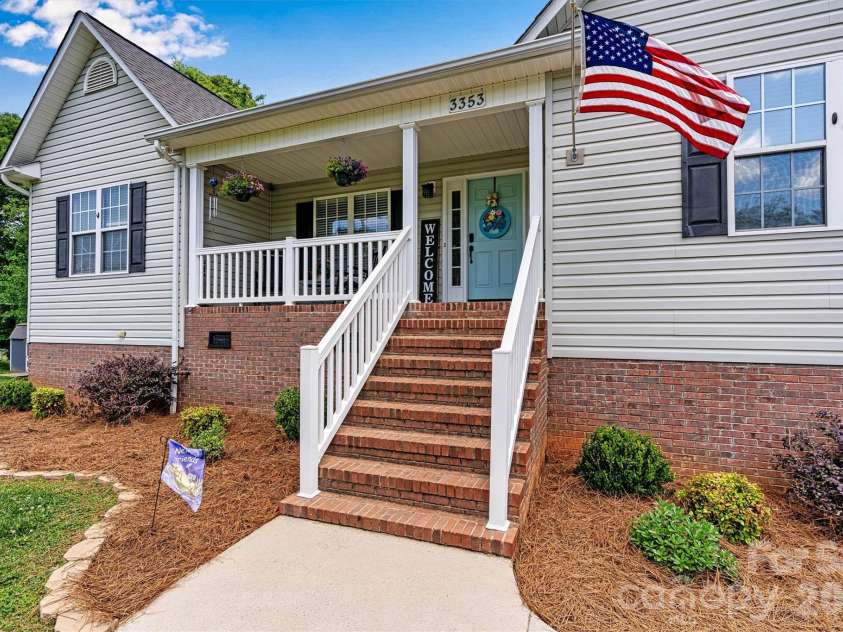 3353 48th Avenue Lane, Hickory, NC 28601.  MLS# CAR4381389, YatesRealty ID 28313. Focused Front Walk