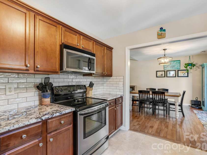 3353 48th Avenue Lane, Hickory, NC 28601.  MLS# CAR4381389, YatesRealty ID 28313. Focused Kitchen/Dining Area View
