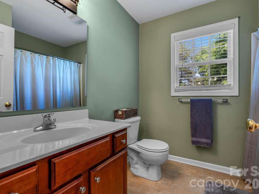 3353 48th Avenue Lane, Hickory, NC 28601.  MLS# CAR4381389, YatesRealty ID 28313. Full Guest Bath/Vanity View