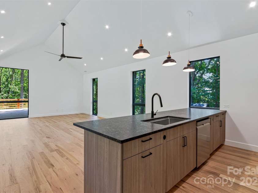 117 English Drive, Candler, NC 28715.  MLS# CAR4259878, YatesRealty ID 28314. 