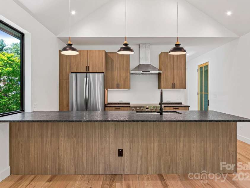 117 English Drive, Candler, NC 28715.  MLS# CAR4259878, YatesRealty ID 28314. 