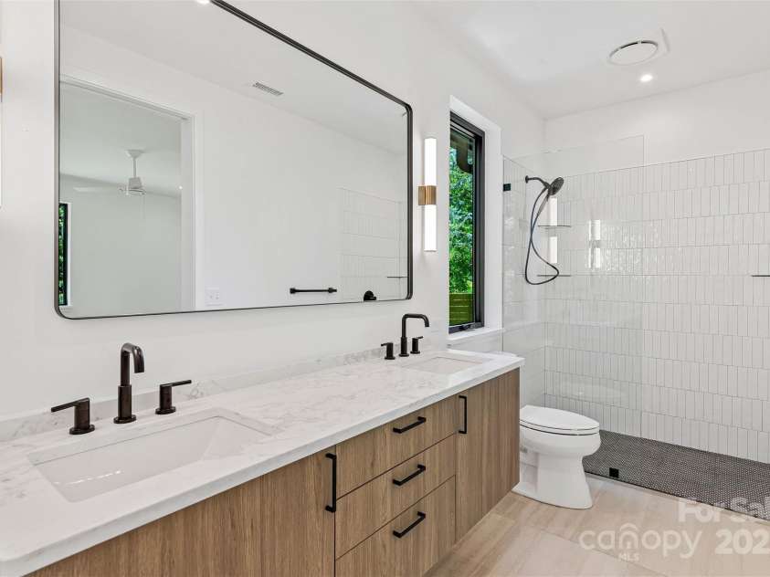 117 English Drive, Candler, NC 28715.  MLS# CAR4259878, YatesRealty ID 28314. 