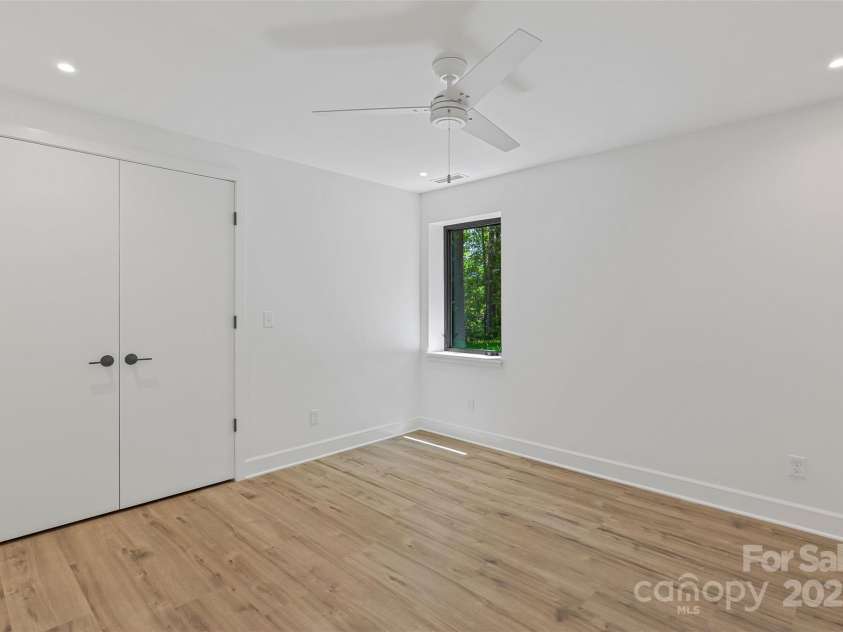 117 English Drive, Candler, NC 28715.  MLS# CAR4259878, YatesRealty ID 28314. 