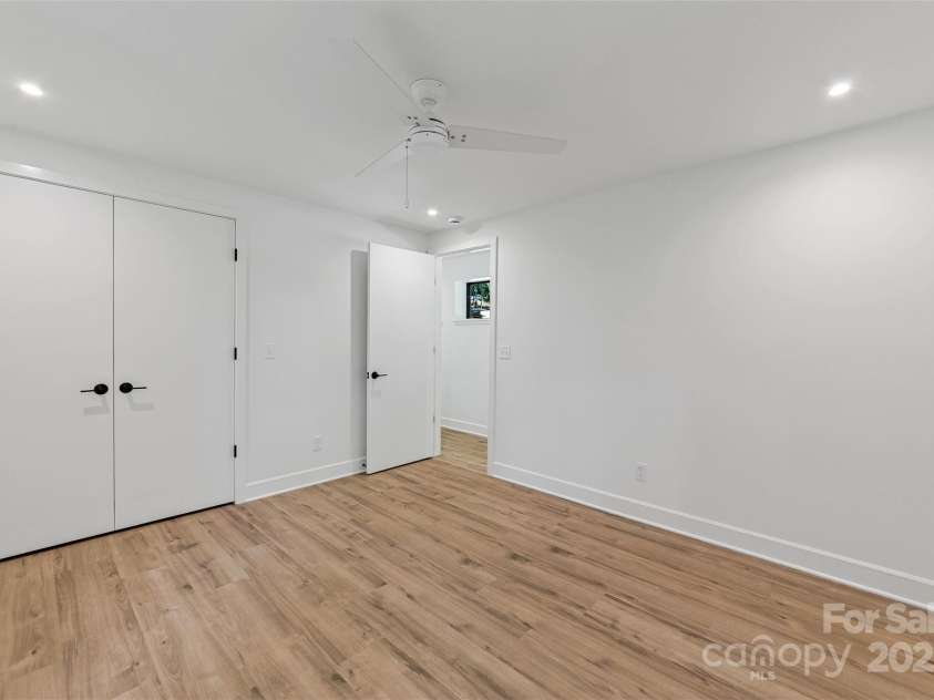 117 English Drive, Candler, NC 28715.  MLS# CAR4259878, YatesRealty ID 28314. 