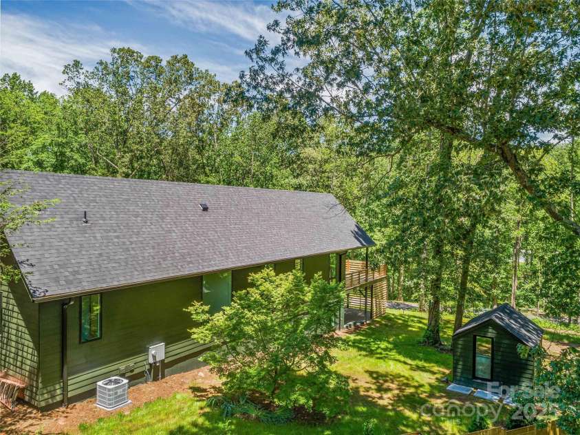 117 English Drive, Candler, NC 28715.  MLS# CAR4259878, YatesRealty ID 28314. 