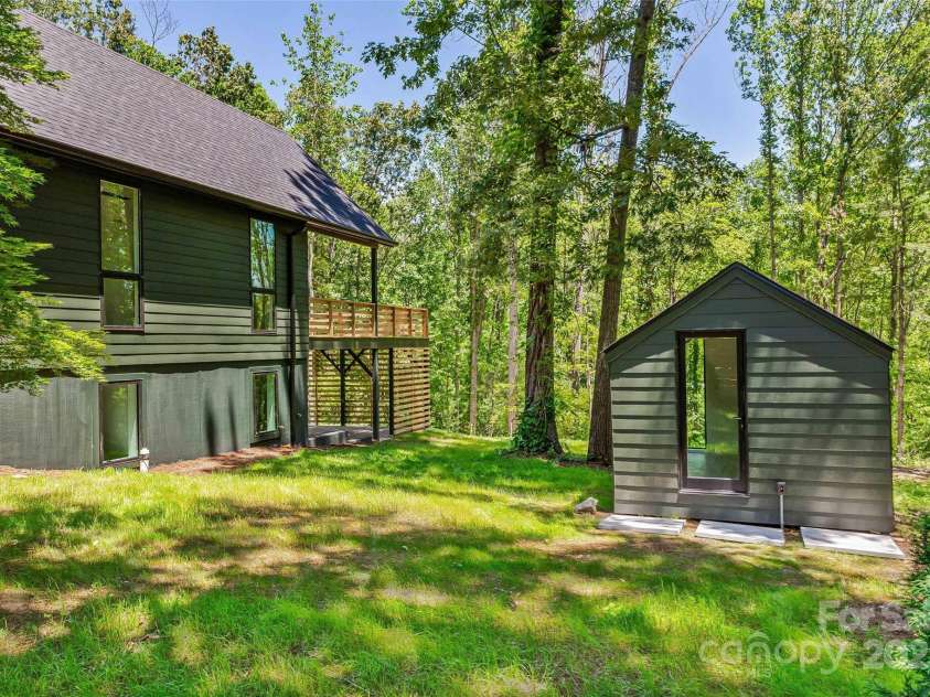 117 English Drive, Candler, NC 28715.  MLS# CAR4259878, YatesRealty ID 28314. 