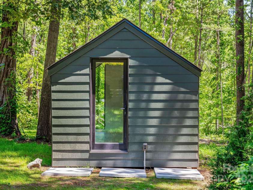 117 English Drive, Candler, NC 28715.  MLS# CAR4259878, YatesRealty ID 28314. 