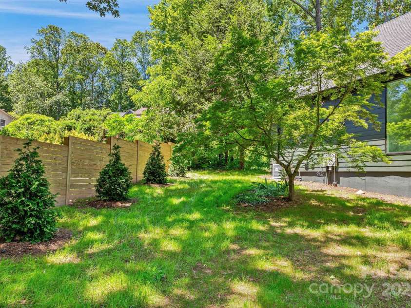 117 English Drive, Candler, NC 28715.  MLS# CAR4259878, YatesRealty ID 28314. 