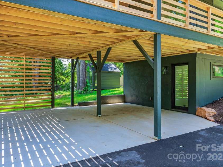 117 English Drive, Candler, NC 28715.  MLS# CAR4259878, YatesRealty ID 28314. 