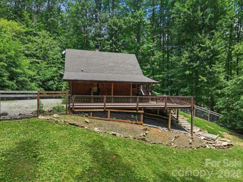 89 Apgar Road, Candler, NC 28715.  MLS# CAR4397603, YatesRealty ID 28314. 