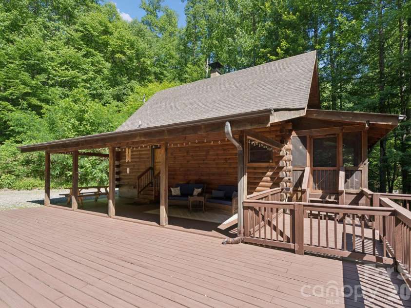 89 Apgar Road, Candler, NC 28715.  MLS# CAR4397603, YatesRealty ID 28314. 