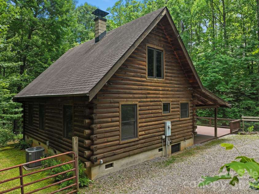 89 Apgar Road, Candler, NC 28715.  MLS# CAR4397603, YatesRealty ID 28314. Beautiful approach