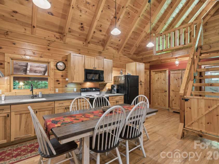 89 Apgar Road, Candler, NC 28715.  MLS# CAR4397603, YatesRealty ID 28314. Details....