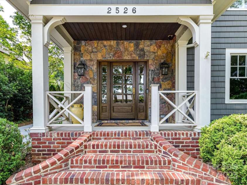 2526 Sherwood Avenue, Charlotte, NC 28207.  MLS# CAR4266678, YatesRealty ID 28315. 