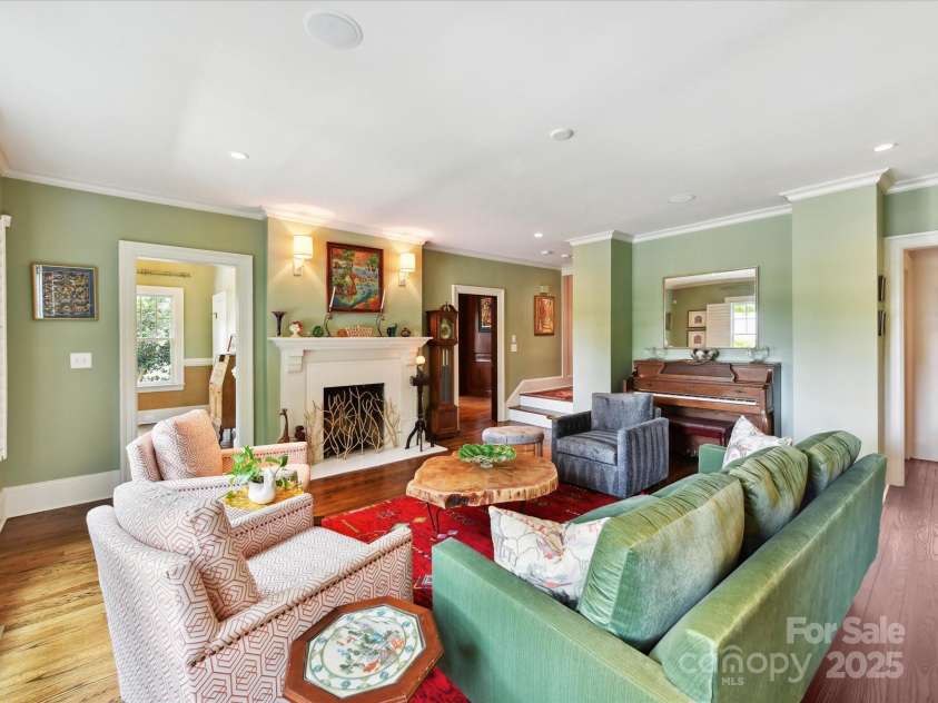2526 Sherwood Avenue, Charlotte, NC 28207.  MLS# CAR4266678, YatesRealty ID 28315. 