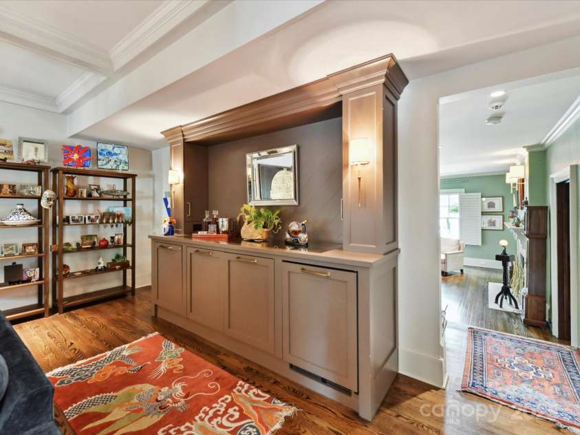 2526 Sherwood Avenue, Charlotte, NC 28207.  MLS# CAR4266678, YatesRealty ID 28315. 