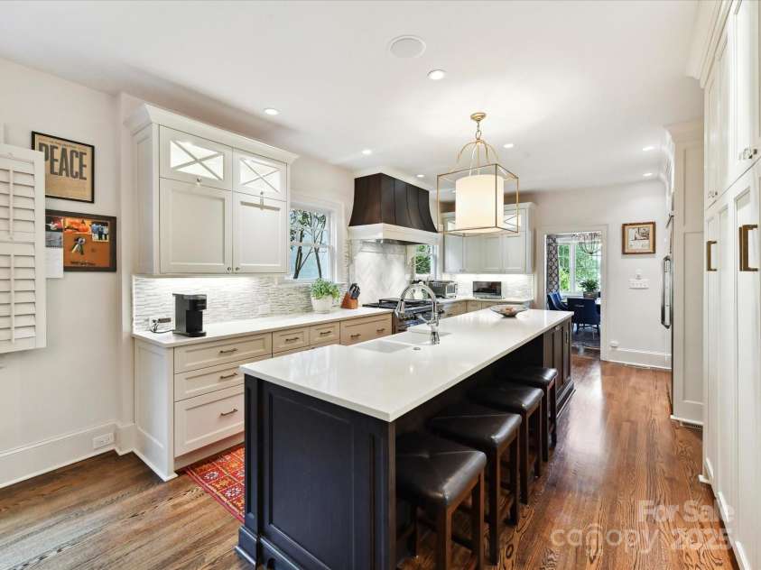 2526 Sherwood Avenue, Charlotte, NC 28207.  MLS# CAR4266678, YatesRealty ID 28315. 