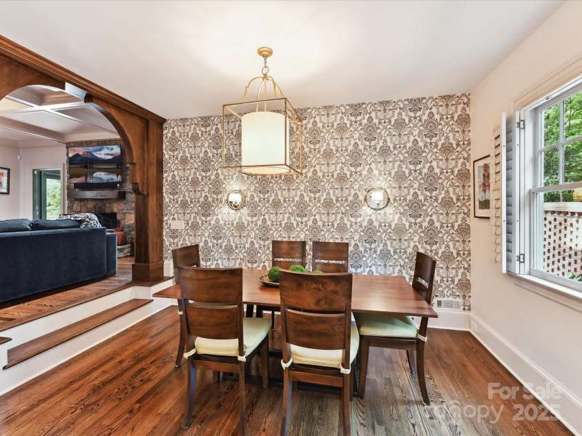 2526 Sherwood Avenue, Charlotte, NC 28207.  MLS# CAR4266678, YatesRealty ID 28315. 