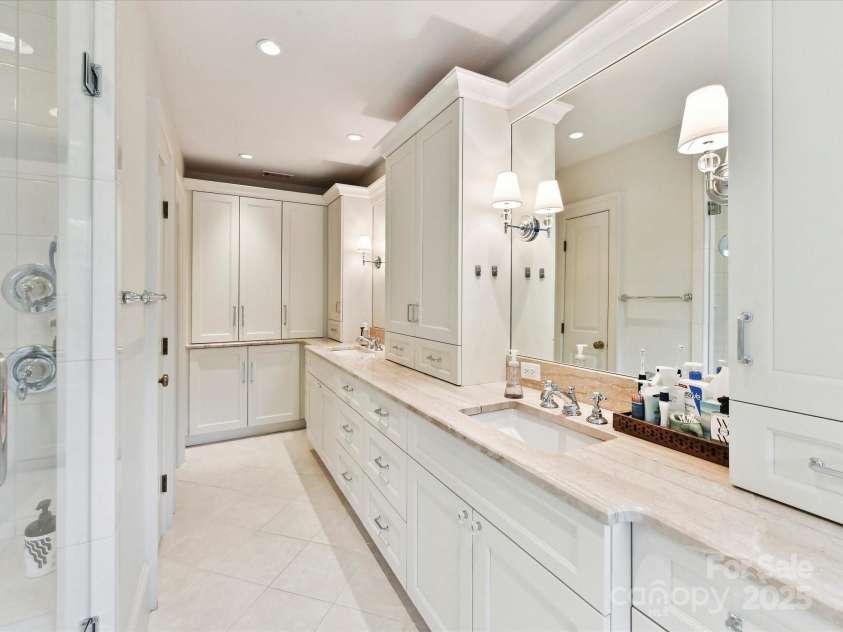 2526 Sherwood Avenue, Charlotte, NC 28207.  MLS# CAR4266678, YatesRealty ID 28315. 